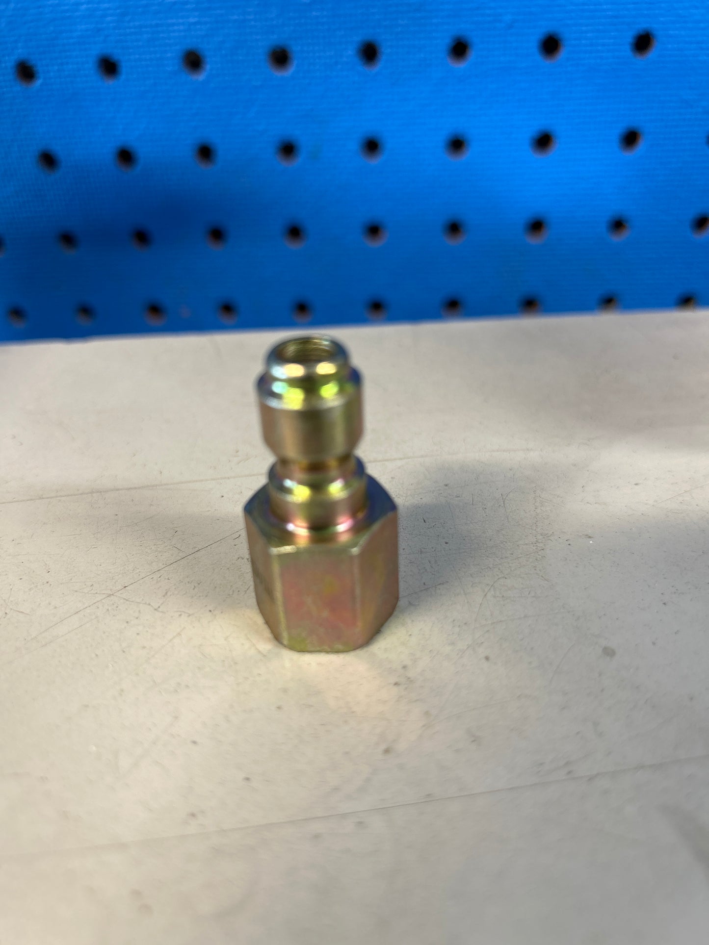 3/8" Female Plug